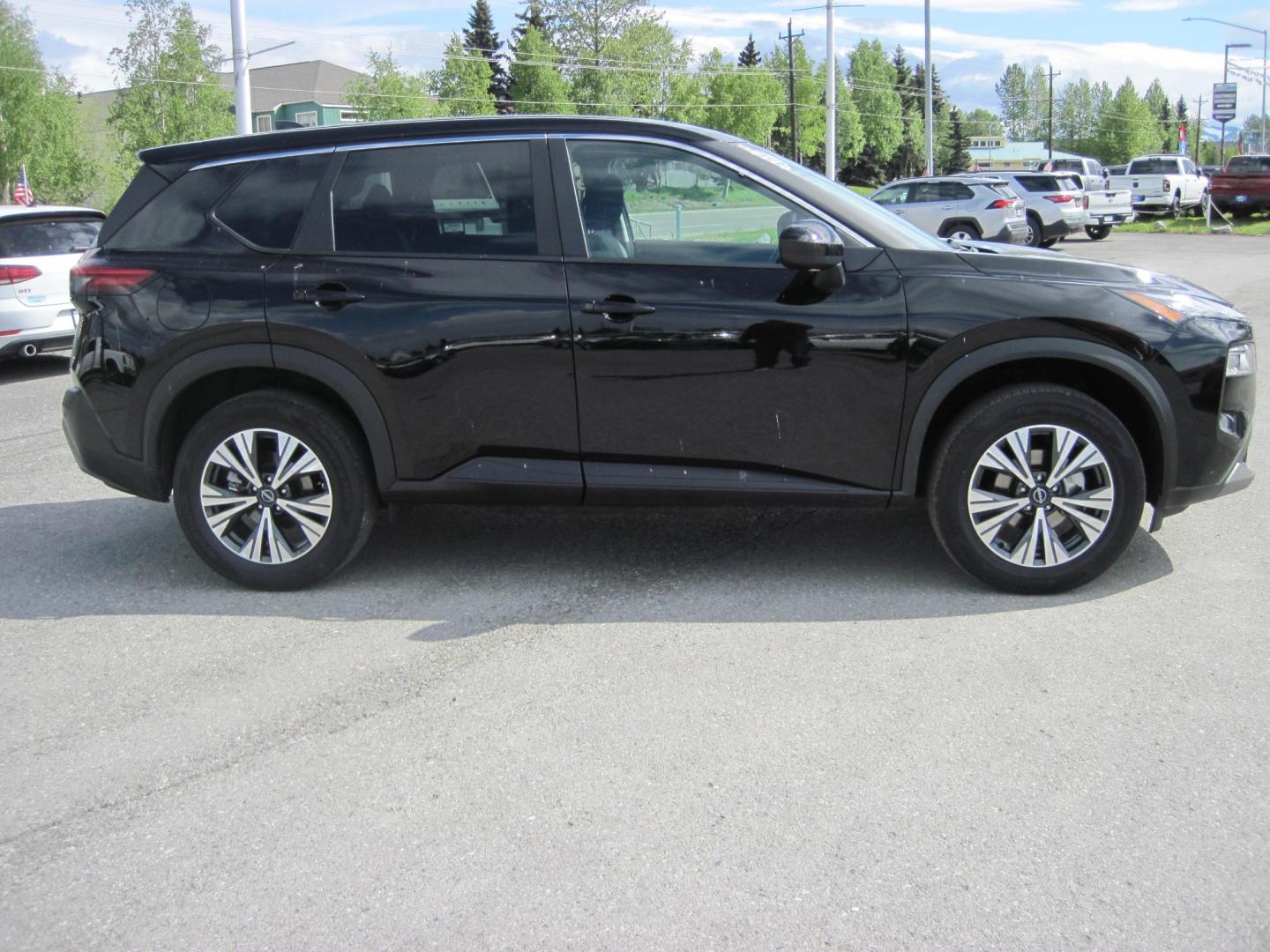 2023 black /black Nissan Rogue SV AWD (5N1BT3BB6PC) with an 2.5L L4 DOHC 16V engine, CVT transmission, located at 9530 Old Seward Highway, Anchorage, AK, 99515, (907) 349-3343, 61.134140, -149.865570 - Photo#2